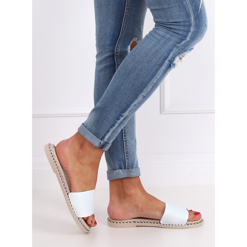 Weiße Damenhausschuhe 35-185 Weiß 2