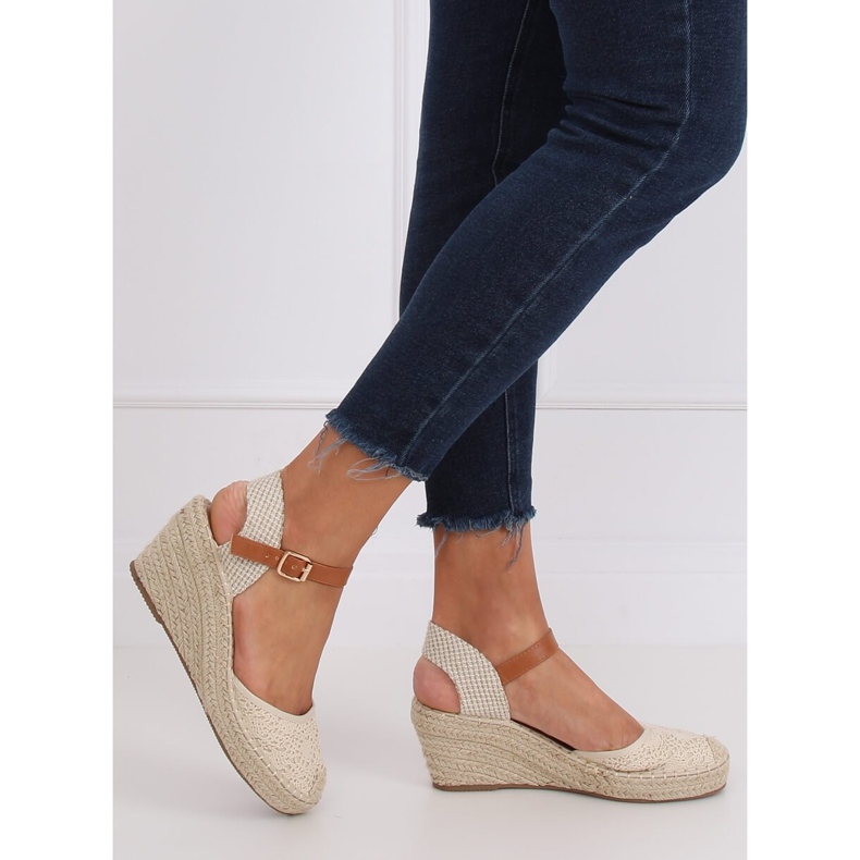 Espadrilles auf einem beigen Keil S-819 Beige 2