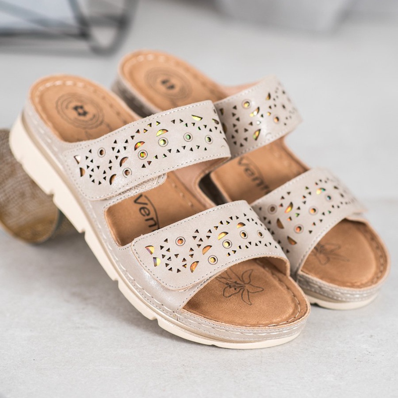 Evento Bequeme Hausschuhe mit Klettverschluss braun 1