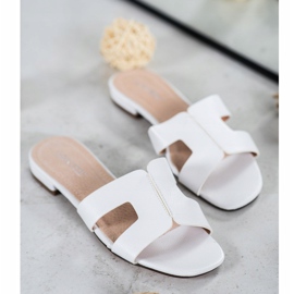 SHELOVET Klassische Hausschuhe aus Öko-Leder weiß 1