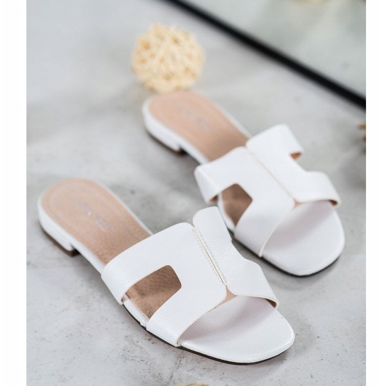 SHELOVET Klassische Hausschuhe aus Öko-Leder weiß 1