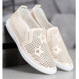 GOLL Durchbrochene beige Slipons 1