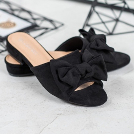 SHELOVET Schwarze Hausschuhe auf flachem Absatz 1