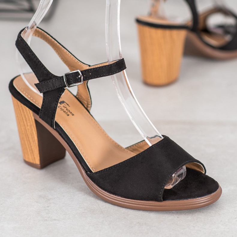 SHELOVET Schwarze Wildledersandalen 1