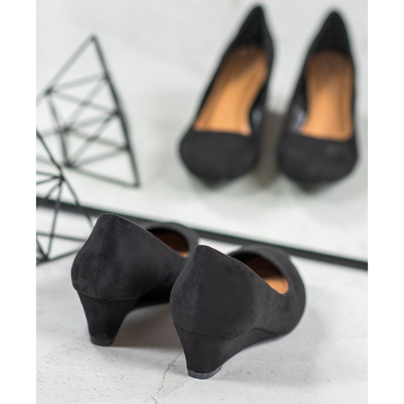 SHELOVET Schwarze Keilpumps 1