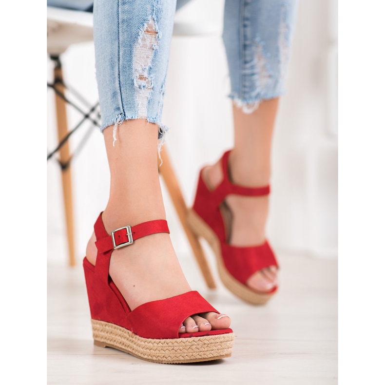 Clowse Rote Sandalen auf einem hohen Absatz 1