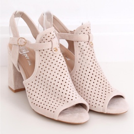 Durchbrochene beige Sandalen mit hohen Absätzen LL79 Beige 1