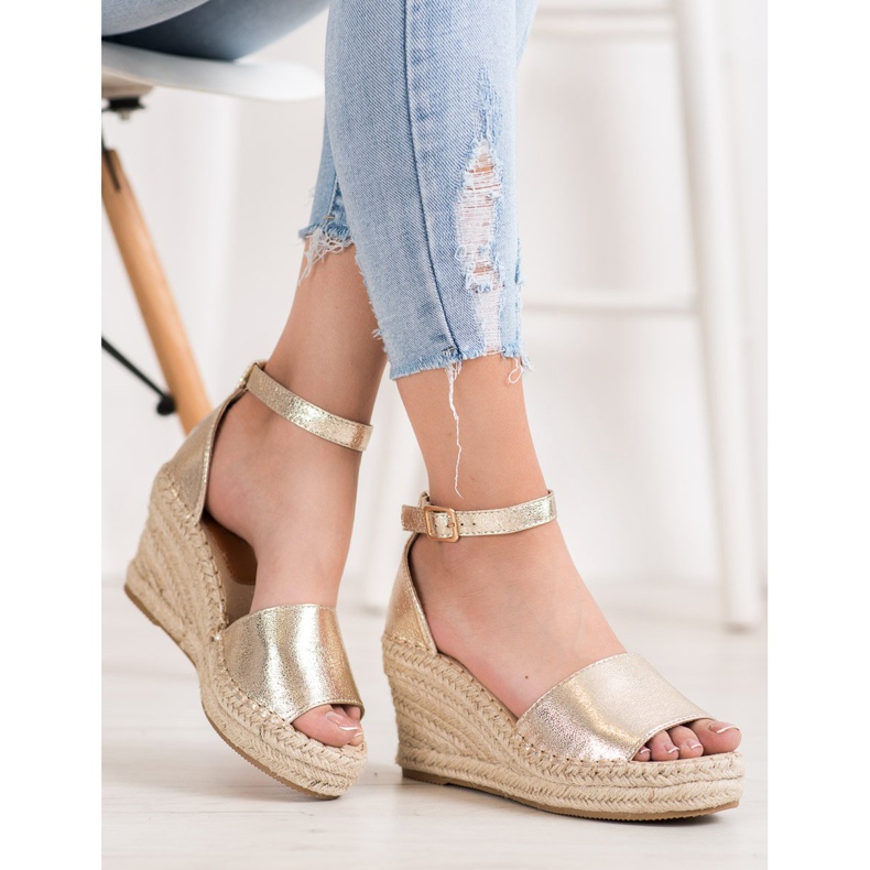 Seastar Sandalen auf dem Strohkeil golden 1