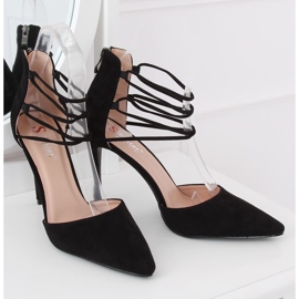 Pumps auf einem schwarzen SY66P Black Pin 2