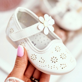 Apawwa Kinderballerinas mit Klettverschluss Kwiatuszek White Flored weiß 2