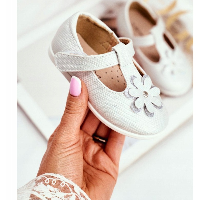 Apawwa Kinderballerinas mit Klettverschluss Blume Silber Antrela grau 1