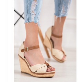 SHELOVET Hochhackige Sandalen braun 1