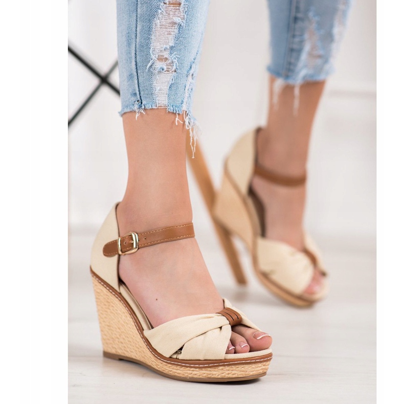 SHELOVET Hochhackige Sandalen braun 1