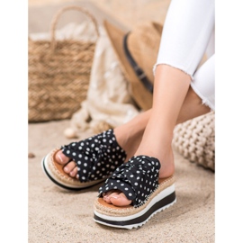 SHELOVET Hausschuhe auf einer hohen Plattform schwarz 2