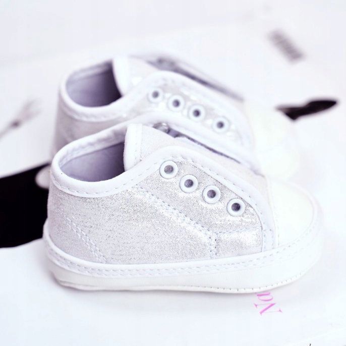 Apawwa Kinder Sneaker Klettverschluss mit Brokat Taufe Silber Milley weiß 2