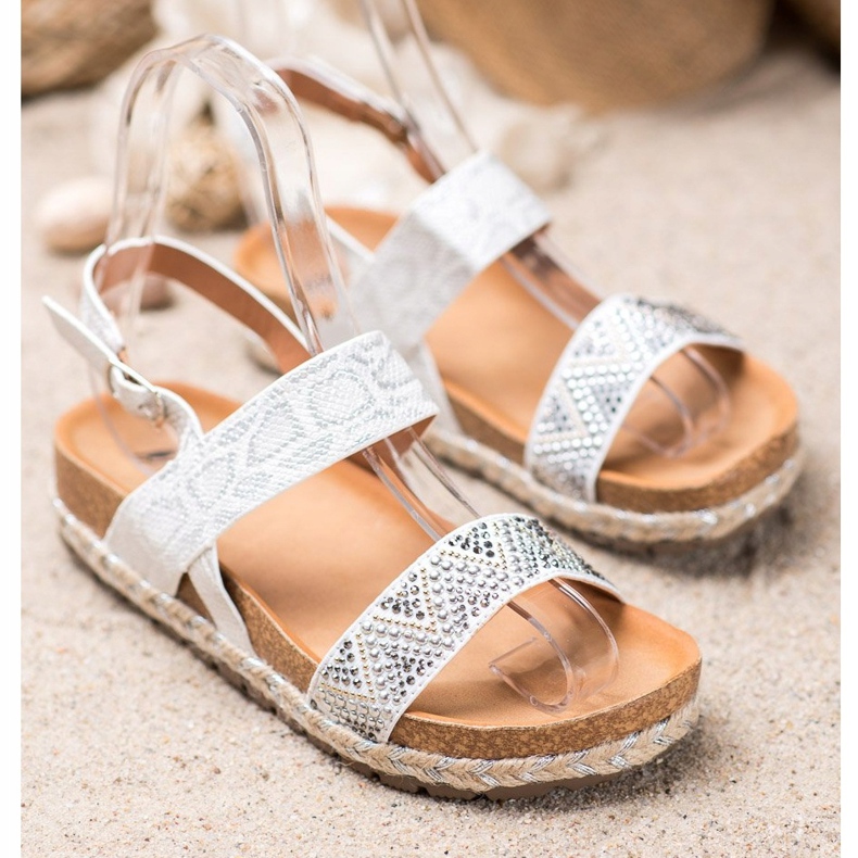 SHELOVET Modische weiße Sandalen 1