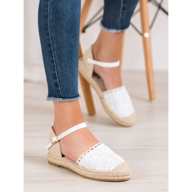 SHELOVET Weiße Espadrilles mit Spitze 1
