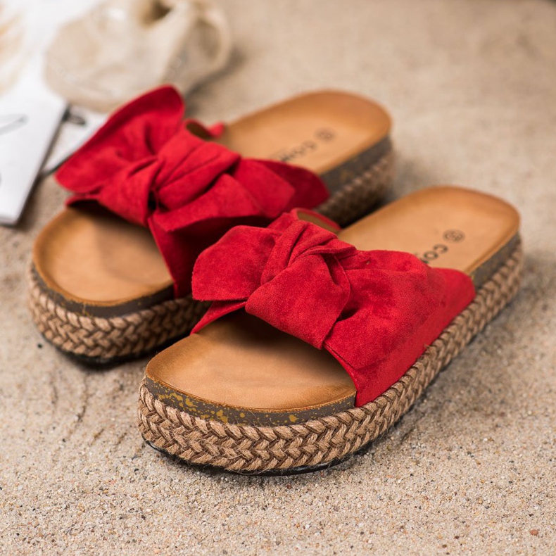Comer Hausschuhe auf einer hohen Plattform rot 1