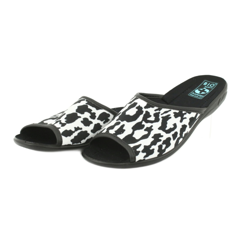 Adanex 24957 Leoparden Damen Hausschuhe weiß schwarz 2