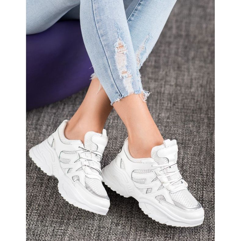 SHELOVET Bequeme weiße Turnschuhe 2