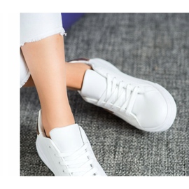 SHELOVET Modische Schuhe aus Öko-Leder weiß gelb 1