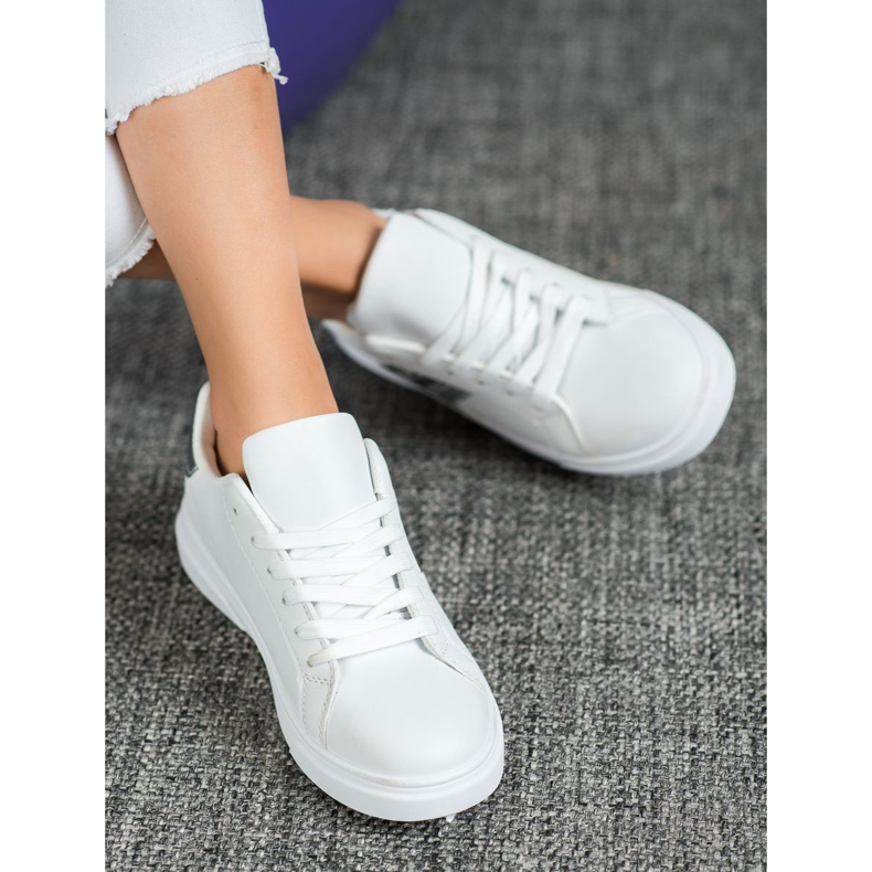 SHELOVET Modische Schuhe aus Öko-Leder weiß grau 1