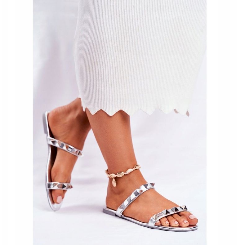 Silberne Merrados-Hausschuhe für Damen mit Nieten grau 2