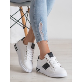 RTX WALK Sneakers mit schwarzen Einsätzen weiß 1