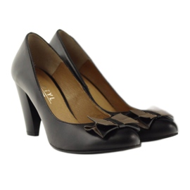 Kotyl Klassische Lederpumpen mit einem Bogen 1307 Black Catyl schwarz 4