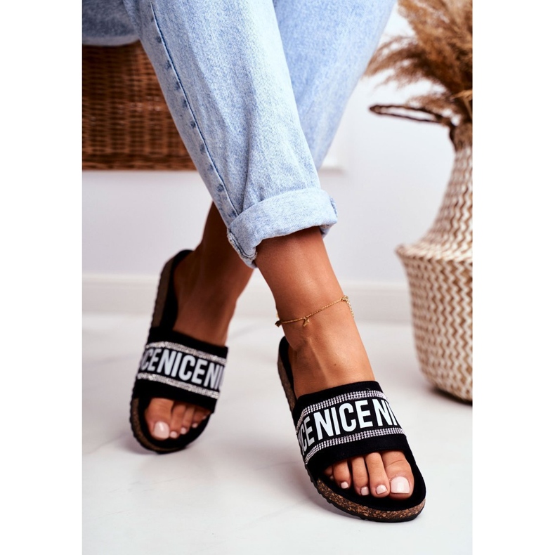 EVE Schwarze Hausschuhe für Damen auf Kork mit BeNice Strasssteinen 1