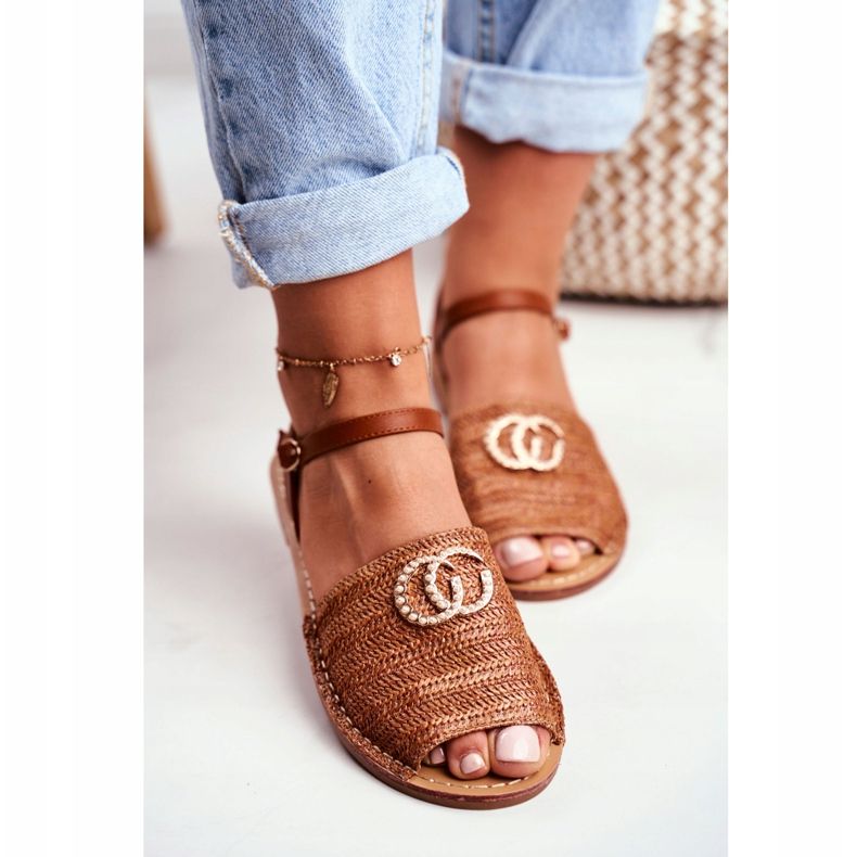 Braune flache Sandalen für Damen Lu Boo geflochten Felicia 2