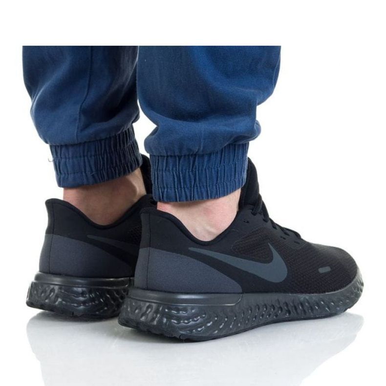 Nike Revolution 5 4EU M BQ6714-004 Schuh schwarz 1