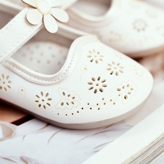 Apawwa Kinderballerinas mit Klettverschluss Kwiatuszek White Flored weiß 2