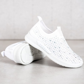 SHELOVET Weiße Schuhe mit Kristallen 2