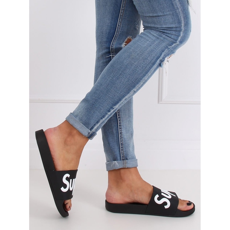 Schwarze Damen Hausschuhe CK110 Schwarz 2