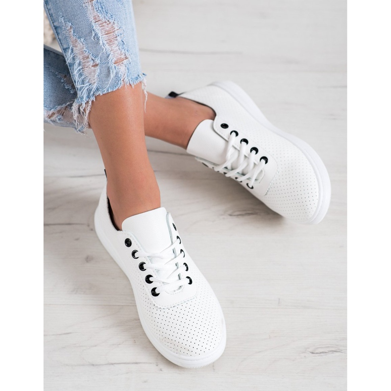 SHELOVET Durchbrochene Sneakers mit Öko-Leder weiß 1