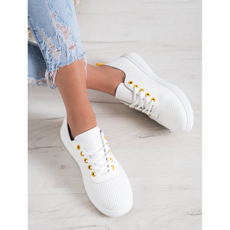 SHELOVET Durchbrochene Sneakers mit Öko-Leder weiß 2