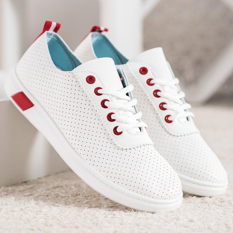 SHELOVET Durchbrochene Sneakers mit Öko-Leder weiß 2