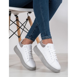 SHELOVET Sneakers auf der grauen Plattform weiß 1