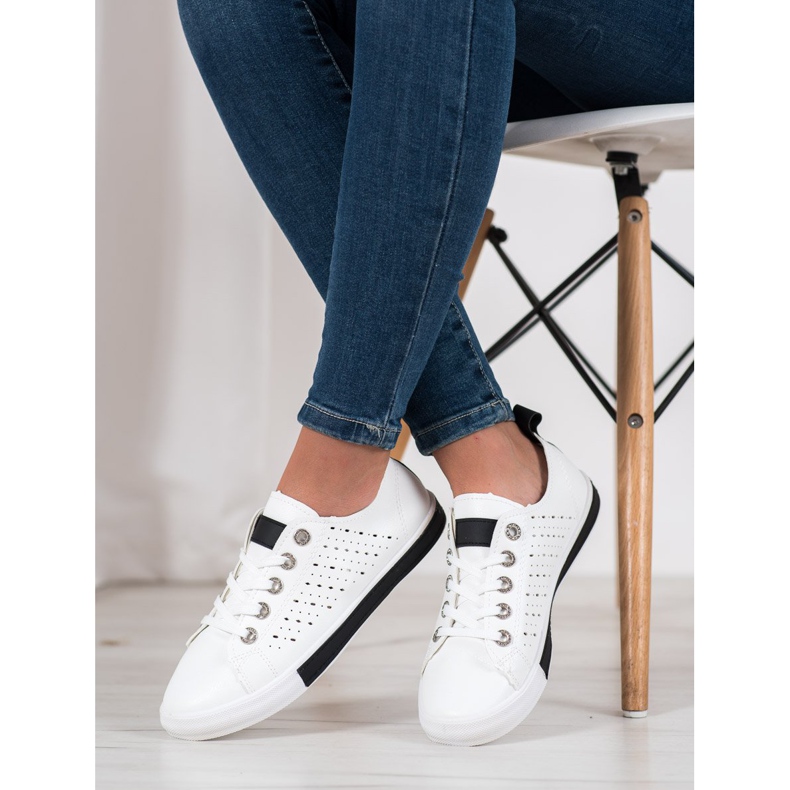 Bella Paris Sneakers mit durchbrochenem Muster weiß 1
