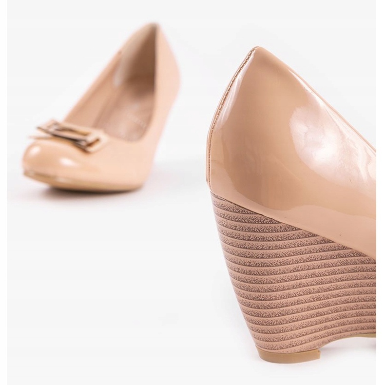 Beige Keilpumps mit Schnalle 0089-3 braun 2