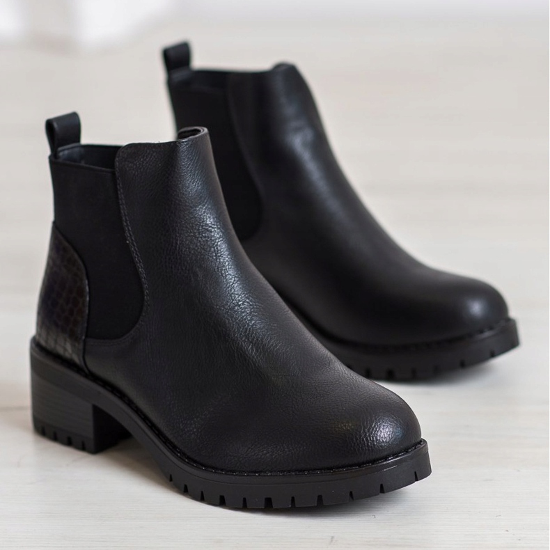 J. Star Slip-On-Stiefel an einem Pfosten schwarz 1