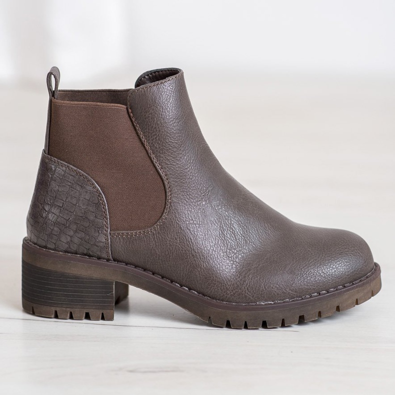 J. Star Slip-On-Stiefel an einem Pfosten braun 2