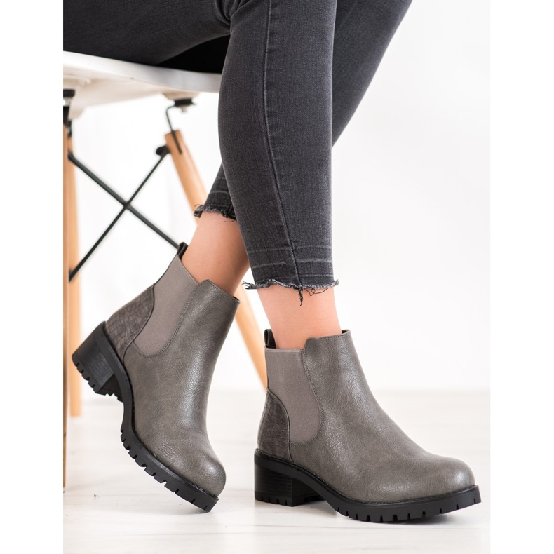J. Star Slip-On-Stiefel an einem Pfosten grau 1