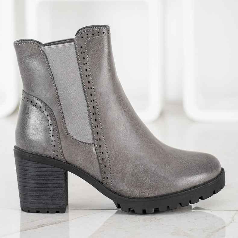 J. Star Slip-on-Stiefel auf der Plattform grau 2