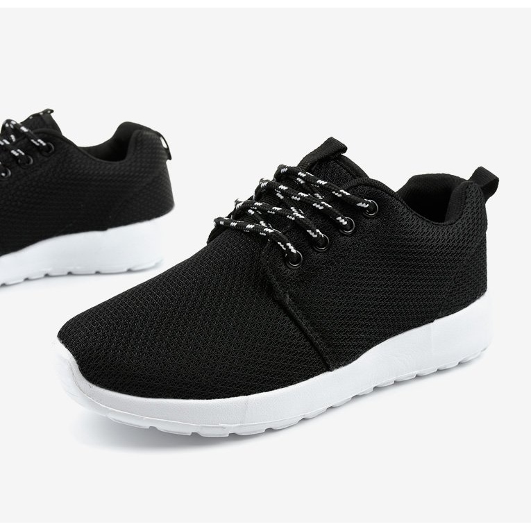 Schwarze Sportschuhe DN15-1 1