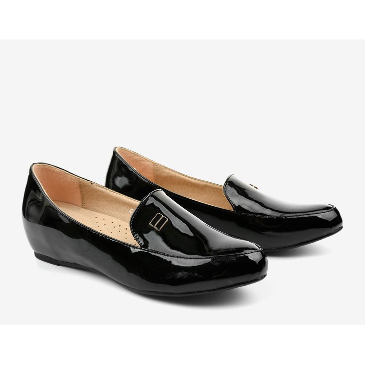 Schwarz lackierte Mokassins auf dem C16 Keil 2