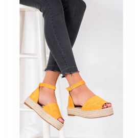 SHELOVET Gelbe Espadrilles mit offener Spitze 2