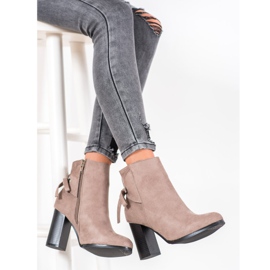 Goodin Stiefel mit dekorativer Bindung beige 1