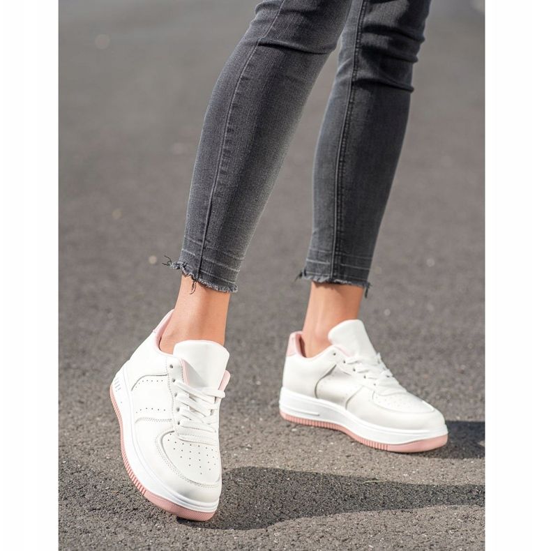 SHELOVET Turnschuhe auf der Plattform weiß 1